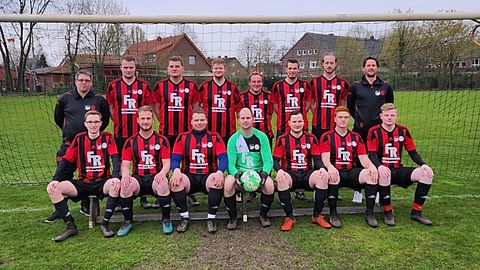 Hintere Reihe v.L.n.R: Sascha Schulten, Robin Witsken, Lukas Hüsing, Leo Kottebernds, Carsten Suiver, Bjarne Zander, Jonas Alteeping, Tobias Droste.
                                                      Vordere Reihe v.L.n.R: Moritz Driemeyer: David Molitor, Mirko Heskamp, Philpp Holle, Stefan Jacobs, Robin Holthaus, Felix Thünemann.