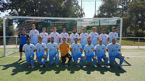 von links hinten: Trainer Sven Sauer, Rico Kronauer, Lukas Berg, Sascha Müller, Riccardo Odermatt, Kevin Gumbinger, Norman Krebs, Sven Blechschmidt, Robin Weska
von links vorne: Ersin Turan, Zeren Kaan, Nicolas Hecker, Felix Heiligenthal, Thomas Weiß, Marco Müller, Thomas Arnold, Mathias Günder