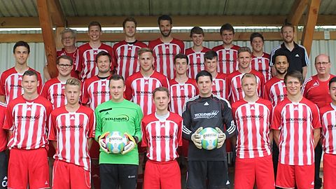 FC Hambergen Bezirksliga Lüneburg 3 Saison 2014/2015
(v.l.n.r) hintere Reihe: Rainer Heineke (Team-Manager), Lukas Böttjer, Malte Mahnken, Tom Wendelken, Simon Küstner, Daniel Wendler, Christian Hasloop (Trainer)
mittlere Reihe: Lars Meyer, Chris Peters, Marcel Konoppa, Oliver Pleuß, Tom-Lucas Heyl, Tim Denker, Sebastian Reckemeyer, Nathaniel Johnson, Franz Wolke (Tw-Trainer)
vordere Reihe: Thomas Sczypka, Kevin Prigge, Timo Flathmann, Arne Sense, Christoph Marquardt, Jascha Sobottka, Janik Balke, Karsten Zimmermann
es fehlen: Philip Prigge, Jan Horstmann, Ramon Barden, Constantin Czieluch, Kevin Struß, Maik Prigge, Heino Manhken (Team-Manager), Werner Barkowski (Team-Manager)