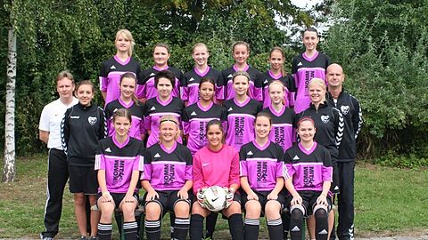 Reihe Oben : Truckenbrodt Daniela , Grau Tina ,Rauch Anna , Wolf Katharina , Sporrer Natalie , Betz Teresa
Mitte : Co.-Tr. Sporrer Max , Zilk Milena , Langfeld Melanie , Drechsel Celine , Leidel Laura , Schindler Julia , Ziaja Laura , Blank Lotte , Tr. Heinze Mike
Unten : Weighart Karla , Zimmermann Lisa , Göksu Ceren , Szymik Sara , Heigl Cristina