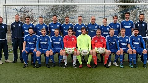 stehend v.l. n.r.: Trainer J. Nepomuck, T. Porschen, M. Knipprath, J. Mirow, S. Kaulen, C. Danker, To. Frings, D. Meyer, M. Hansen, P. Galinski, S. Johnen, F. Bergrath, C. Hansen
sitzend v.l. n.r.: L. Ronchini, D. Gillon, B. Reinartz, S. Brockob, S. Jasz, S. Gerards, K. Effertz, Th. Frings, M. Esser
fehlend: A. Schwarz, M. Bachem