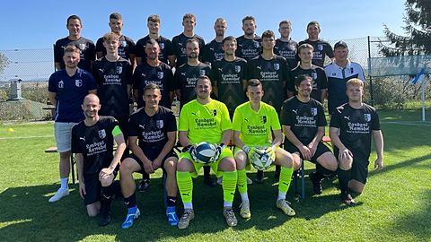 Hintere Reihe: Johannes Eyserth, Sandro Alt, Steffen Rezlaff, Colin Münster, Nick Kindermann, Jonas Seibel, Timo Lameh, Benedikt Jakobs
Mittlere Reihe: Trainer Lukas Emmel, Jonas Elz, Andreas Fuchs, Michel Kallfelz, Fabian Singer, Jonas Jakoby, Sebastian Wilhelms, Patrick Jakobs
Vordere Reihe: Christian Müller,Paul Felchle, Michel Münster, Matthias Kupke, Alexander Marschel, Jean-Luca Bösch