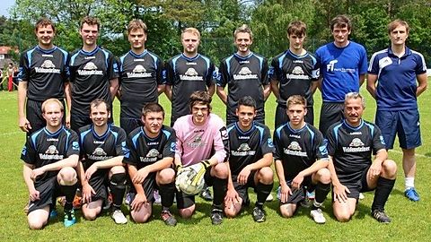 stehend von links: Martin Eberhardt, Nico Röhricht, Tobias Krieger, Ricardo Singer, Thomas Raum, Stefan Böhm, Stefan Seitz, Trainer Uwe Scharrer

knieend von links: Michael Tauber, Ralf Frühbeisser, Florian Scheibeck, Florian Fischer, Marco Singer, Tobias Lauber, Klaus Heckel