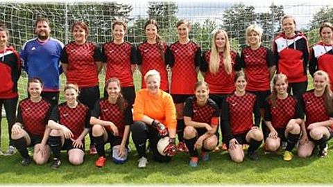 Hinten links:
Kim Schreiner, Trainer Alex Schömer, Mareike Jungels, Christina Mergens, Lisa Morgen, Selina Poth, Nadja Simmer, Lisa Schmitt, Anna Marx, Verena Hennen
Vorne links: 
Jasmin Weber, Susanne Marx, Vanessa Terres, Isy Konz, Spielertrainerin Lisa Sauer, Anna Birtel, Laura Terres, Sophie Jungels
Es fehlt:
Carolin Berens, Jenny Bollig, Lina Ehses, Julia Terres, Sarah Weber, Maren Werhan, Anna-Lena Moser