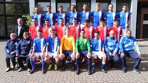 Oben: (von links nach rechts) Cubukcu Birol, Engin Vahit, Rovcanin Vildan, Ermel Ronny, Stosno Christopher, Matic Dejan, Karim Mohamad
Mitte: (von links nach rechts) 1. Vorsitzende Detlef Wilde, Grubert Jack, Isik Okan, Kirli Mehmet Okan, Pitesa Alen, Penava Zvonimir, Kon-Ho Lee, Delikaya Celal

Es fehlen: Trainer Davor Krznaric, Co Trainer Sascha Schwan, Cebeci Yusuf, Gürel Göker, Enani Waled, Mätschke Markus, Ilhan Emre, Koca Fatih
Unten: (von links nach rechts) Betreuerin Petra Assmann, Sögüt Süleyman, Gempf Kevin, Schelenz Robert, Kocak Ünal, Demir Emre, Teammanagerin Sandra Kämmerer, Trainer Abu Njie