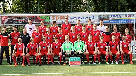 Hintere Reihe von links: Jannik Maas, Luca Stephan, Malik Tuncer, Tilmann Bischoff, Christopher Nickel, Dustin Vortmann, Sahin Yasar.
Mittlere Reihe von links: Sebastian Schütte, Daniel Nolan, Harald Speckes, Normen Hartmann, Christian Hillje, Sascha Schwarze, Dennis Pleus, Bjarne Wiesehan, Julian Lachnitt, Simon Theilmann, Lutz Hoffmann, Kerrin Mönnich.
Untere Reiche von links: Fabian Strauß, Sebastian Bremer, Thorsten Hagels, Ihor Palahnyuk, Marvin Wieting, Patrick Lahrmann, Matthias Grimm, Mail Nirwing, Daniel Hämsen, Arthur Hoffmann.