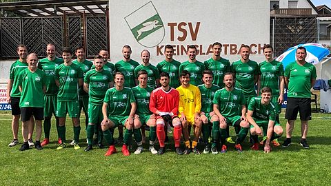 Stehend v.l.n.r.: Trainer Klaus Arnold, Betreuer Helmuth Roth, Julian Trostel, Jan Philipp Weber, Niklas Götz, Florian Rother, Sebastian Witsch, Daniel Linder, André Aisenbrey, Dominik Bahmer, Marc Hahn, Marcel Boch, Mathias Geiger, Dominik Stahlberger, Spielleiter Peter Seyb
Sitzend v.l.n.r.: Leon Ellwein, Alex Schray, Tobias Linder, Antonios Nikolaidis, Thomas Haupt, Philipp Gutjahr, Marius Beyer