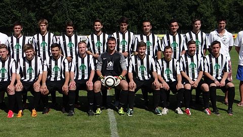 Hinten v. l.
Betreuer Manuel Neuner, Stephan Kreisel, Andreas Kratzer, Marcel Knaus, Andreas Kaiser, Michael Fischer, Valon Berisha, Kastriot Berisha, David Riegel, Trainer Alexander Holler, Co-Trainer Thomas Fischer
Vorne v. l.
Marco Wernthaler, Patrick Wernthaler, Marc Osman, Tobias Steidle, Stefan Neuner, Jan Blochum, Maximilian Klingner, Bernhard Steichele, Moritz Lichtenberger