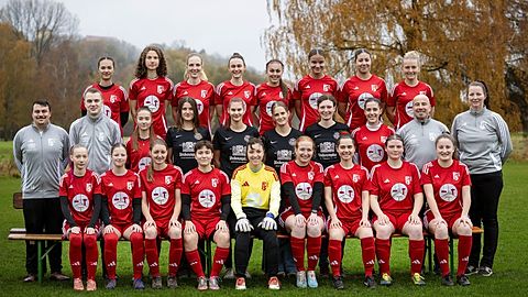 Mannschaftsfoto: Frauen - 1. Mannschaft - SV Vötting-Weihenstephan - Saison 25/26