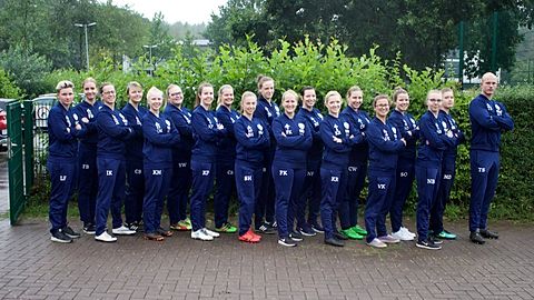v.l.n.r.: Lena Finger, Freya Bruns, Imke Kappelhoff, Caroline Beckmann, Kimberly Mellens, Yvette Werner, Kira Pötker, Carina Bettin, Sarah Hein, Julia Brunßen, Francesca Kranz, Nathalie Finger, Kala Rodiek, Caitlin Weber, Vanessa Kühne, Sofie Schlange, Nadine Behnken, Michelle Droste, Trainer Thomas Schulte. 
Es fehlen: Christine Armonies, Jessica Daniel, Lisa-Marie Dembinski, Natascha Krause, Tamara Pabel.