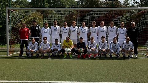Hintere Reihe v.l.n.r.: Co-Trainer Kristian Jencki, Betreuer Sascha During, Mert Ersan, Bilal Sakalli, Resat Karadeniz, Christopher Urich, Mario Kamp, Lukas Kleimeyer, David Kamp, Dominik Harnos, Jake Leggett, Trainer Ibrahim Önal
Vordere Reihe v.l.n.r.: Alberto Bianco, Jan Moldenauer, Daniel Yemane, Sebastian Schneeloch, Marcel Krause, Christopher Sobek, Otto Tissen, Patrick Rogalla, Levent Gökcek

Es fehlen: Stefan St. Prona, Loic Ndankou Tchabba, Ahmet Öztas, Kandil Deniz, Cetin Ömer