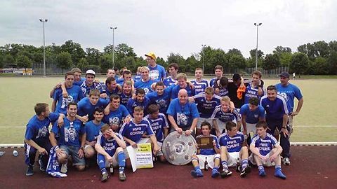 Meister der Kreisklasse bei den Aktiven 2011 / 2012
Kreis und Bezirkspokalsieger bei der A-Jugend 2011 / 2012