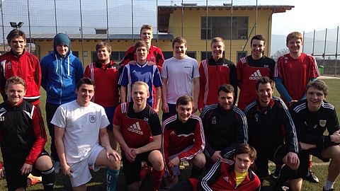 TRAINER  LACHEMEIER-LANGL-HIFSTETTER M.-HOFSTETTER P-LEIBNER.-ENGL D.- HOISE-LAUBNEISTER-EPP
TOVARNAK- KILLER-BALK-SITZBERGER-HALLMANNSECKER-KOELL-SCHNEIDER-WEBER