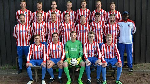 Hintere Reihe von links: P. Ehlers, N. Dautzenberg, F. Ernst, A. Ullrich, F. Hagen, C. Ehlers, A. Sahling
Mittlere Reihe von links: D. Schubert, R. Glade, T. Fooken, F. Harms, M. Egler, C. Krebs, J. Peters, Trainer A. Bouba
Vordere Reihe von links: L. Dieker, S. Busch, F. Neuhofer, M. Giesecke, A. Grabe
Es fehlen: Y. Aydin, Manager F. Bartels, F. Butz, M. Fischer, F. Hoffmann, S. Kaminsky, L. Krause, T. Reese, J. Schlichting, B. Westermann