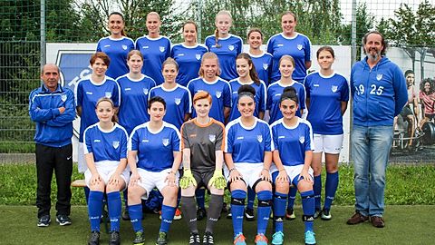 Hintere Reihe v.l.:
Veronica Moxedano, Caterina Weiss, Julia Schroeder, Jessica Legel, Elena Rüdt, Liza Gebicke
Mittlere Reihe v.l.:
Cheftrainer Vincenzo Piano, Sandra Werner, Tamara Mühleisen, Sarah Tenzer, Mirja Pfeiffer, Sarah Pfister, Melina Ernst, Teresa Reuss, Abteilungsleiter Michael Heck
Vordere Reihe v.l.:
Alexandra Schütt, Jana Deutsch, Sarah Eckhardt, Funda Özdaglar, Ipek Özdaglar
Es fehlen:
Ann-Katrin Nebel, Stefanie Geiger, Louisa Harthan, Paulina Delbrück, Sarah Eblen, Sophie Schütt, Stefanie Werner, Vanessa Zeitvogel