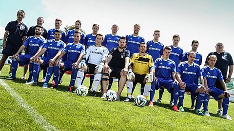 stehend hinten von links: Physiotherapeut Rolf Rogler, sportlicher Leiter Markus Sieg, Tobias Benker, Sebastian Hermann, Florian Spörl, Jaroslav Smrha, Lukas Zakrzewski, Sebastian Knoblauch, Fabian Sticht, Kapitän Markus Walther und Trainer Rüdiger Fuhrmann

sitzend von links: Rasim Yavuz, Mohammad Tamo, Fabian Dippold, Sebastian Blechschmidt, Christoph Grimm, Sven Stollenmeier, Patrick Lima, Holger Sieg und Mitko Angachev.

Es fehlen: Lukas Pedall, Loris Bifano, Daniel Reis und Steffen Eichinger