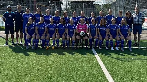 oben:
Patrick Huhn, Simon Michels, Cosima Skupin, Melina Esch, Laureen Paulus, Ines Neumann, Ariane Montenarh, Annika Huhn, Alexandra Engels, Marie Simmerkus, Marleen Edelmann, Lotte Henning, Greta Tarnowski, Undine Nöthen, Norbert Michels
unten:
Jelka Kauer, Vanessa Engels, Daria Deisinger, Charlotte Weingarten, Svenja Fischer, Marina Neumann, Maike Weingarten, Patricia Birkle, Caro Esch, Carina Limbach
