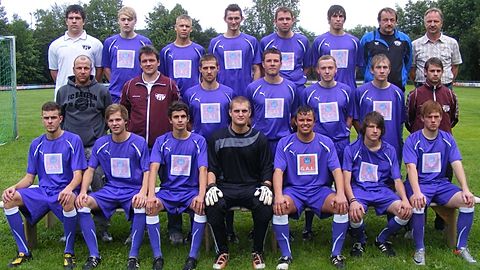 Hinten von links: Betreuer Konrad Gaß, Sebastian Pohl, Markus Betz, Marius Zachmann, Simon Luff, Christian Wagner, Co-Trainer Armin Luff, Abteilungsleiter Hermann Kick. Mitte von links: Betreuer Markus Vitzthum, Masseur Sandro Moritz, Patrick Schmid, Kai Klinger, Manuel Jungwirth, Patrick Luff, Trainer Christian Luff. Vorne von links: Sebastian Klaszka, Christoph Reis, Kevin Schertl, Marco Schönberger, Matthias Herzog, Alexander Luff, Markus Gruber.