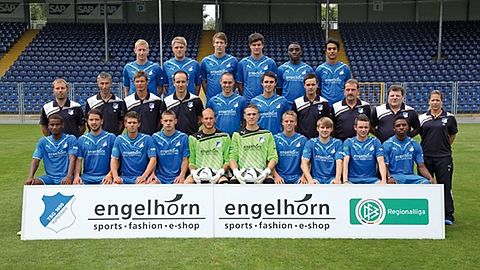 Hinten v.l.: Klingmann, Neupert, Groß, Strobl, Nyenty, Sassi
Mitte v.l.:	Tr. Kramer, Co-Tr. Rösch, TW-Tr. Thier, Teammanager Gomminger, Ruck, Conrad, Betr. Maag, Betr. Schneider, Betr. Heinlein, Physio. Kieffer
Vorne vl.: 	Mbarga, Herdling, Recktenwald, Heister, Lück, Paterok, Szarka, Lensch, Schäfer, Gyau	
Foto: Pfeifer