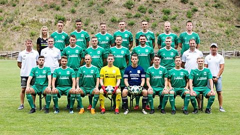 hinten von links: Physiotherapeutin Loreen Bosenius, Nico Schulz, Eric Harke, Matthias Reichelt, Tobias Lindner, Christopher Fehrmann, Sirko Neumann, Oliver Mertins

Mitte von links: Co-Trainer Danny Knofe, Betreuer Holger Sahr, Stephan Ilausky, Jakob Zwerschke, Jonas Ehm, Pawel Wojtalak, Benjamin Zwerschke, Trainer Dennis Schulz, Mannschaftsarzt Dr. Ulrich Zeisler

vorne von links: Tobias Opitz, Pawel Bacler, Bartosz Barandowski, Florian Hase, Dominik Vogt, Max Nürbchen, Matti Stamnitz, Justin Wieher