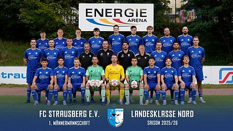 Hintere Reihe v.l.n.r.: Melvin Gohlke, Denis Rolke, Ole Kreißl, Erik Günther, Jakob Sedlak, Lucas Tavernier, Ben Jacob, Sven Müller, Silvan Küter
Mittlere Reihe v.l.n.r.: Paulus Jermis, Maximilian Brasch, Vincent Reichmuth, Christian Röhr (Co-Trainer), Roman Sedlak (Trainer), Paul Jablonski (Co-Trainer), Helmut Fritz, Luis Suter, Haider Sohail, Ian Häberle
Vordere Reihe v.l.n.r.: Joel Wilhelm, Max Röhr, Roger Sobotta, Florian Rudolph, Julius Meinhold, Rene Fingerhut, Moritz Röhr, Maximilian Lichtnow, Marvin Dumke