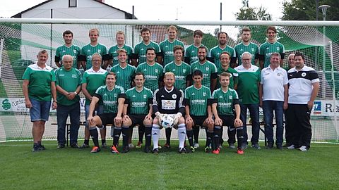 Oben (l nach r): Stadler Andreas; Pointmayer Andreas, Hopper Stephan, Ries Alexander, Stemplinger Josef, Grütz Stefan, Stadler Georg, Lang Raphael, Altmann Maximilian
Mitte (l nach r): Wiesmeier Karl (Betreuer), Stahlhofer Anton (Betreuer), Wiesmeier Konrad (Betreuer), Rothenaicher Fabian, Baumgartner Tobias, Brandl Thomas, Wiesmeier Alexander, Prinz Johannes (Trainer), Duffner Helmut (TM-Trainer), Sextl Ruppert (2. Vorstand), Heubelhuber Bernhard (1. Vorstand), Weichselgartner Michael (Abteilungsleiter)
Unten (l nach r): Kleinwächter Christopher, Schiebelsberger Jonas, Deiml Florian, Lohr Alexander, Ginghuber Maximilian