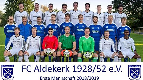 Obere Reihe v.l.: Justus Völkel, Henning Ahlborn, Max Lindemann, Tobias Praviza, Niklas Willemsen, Florian Willemsen, Finn Blume, Josef Franke, Bilal Omeirat
Mittlere Reihe v.l.: Jan Feller, Heinz Hegmans, Tarik Benchamma, Felix Foehde, Oliver Martens, Stefan Herrschaft, Jan van den Broek, Marius Bloemers, Marc Kersjes
Untere Reihe v.l.: Jimmy Altgen, Tobias Piepers, Kai Heinrich, Nicolai Petrovic, Artur Kiesler, Jakob Franke, Neil Agbor