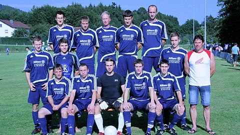 oben von links: Johannes Duschl, Michael Oberneder, Tobias Feuchtner, Herbert Heyne, Harald Kneidinger
mitte von links: Tobias Hell, Martin Maier, Andreas Wagner, Trainer Hermann Schlager
vorne von links: Michael Jungwirth, Gabriel Storm, Michael Kasper, Stephan Schätzl, Christian Schätzl
es fehlen: Stefan Knollmüller, Felix Kronawitter, Michael Rohn, Johannes Kainz und Johannes Holzhacker