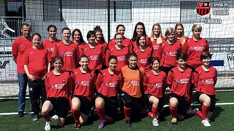 Spvgg 09 Buggingen / Seefelden, Frauen, Saison 2015/2016

Hintere Reihe (v.l.): J. Scholer (Trainer), I. Caylan, L. Sum, S. Prager, A. Merz, J. Schlenker, N. Bender, S. Haas

Mittlere Reihe (v.l.): L. Hoffmann (Co-Trainerin), C. Bernecker, S. Meier, B. Düppe, N. Baier, H. Bücker, A. Scheulin

Vordere Reihe (v.l.): J. Burgenmeister, M. Beha, L. Held, N. Schneider ©, S. Dokter, M. Lutz, E. Siegel

Es fehlt: M. Schneider, B. Tobler (Torwarttrainer)