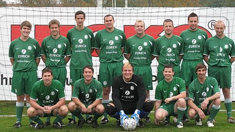 hinten v.l.: Brunner Martin, Hödl Christoph, Hartl Andreas, Zacher Markus, Lang Tobias, Wellner Andreas, Hifinger Andreas, Ettenhofer Norbert
vorne v.l.: Konrad Matthias, Probst Martin, Lang Manuel, Röckl Florian, Kurfner Harald
es fehlen: Sauer Markus, Lerbinger Rudi, Wallner Thomas
