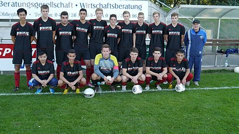 stehend: Nam Nguyen, Pascal Gäfke, Akan Arslan, Manar Kerauan, Richard Galanjuk, Torben Hesselmann, Nils Heitkamp, Sören Ewert, Ailko Meyer, Felix Siemer, Horst Krägermann TR
kniend: Thach Le, Soufian Halouane, Rico Lüdtke, Niclas Burghard, Ole Specht, Fadi Hezo