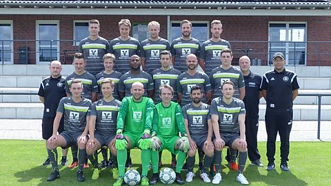 (v.h.l.) Kaumanns, Arndt, Storm, Lippert, Miszewski
(v.m.l.) Boland (Betreuer), Stempel, Hemsteg, Rebti, Schmitt, Neuwirth Schmidt, Rogowski (Co Trainer), Reddmann (Trainer)
(v.v.l.) Tekolf, Böing, Ziegler, te Paß, Grella, Kett