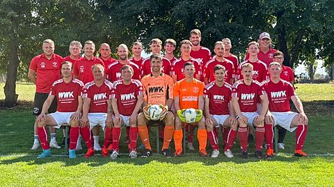 Hintere Reihe von links: Christian Gebhardt (Trainer), Marco Müller (Mannschaftsbetreuer)Enrico Bossig (Co-Trainer), Marco Büchner (Co-Trainer), Julian Steinat, Harley Kriebel, Mickey Kriebel, Jan Günschel, Max Skripietz, Marco Precht, Torsten Günther, Julius Heinrich, Jason Kupka, Enrico Schieck (Mannschaftsbetreuer), Doreen Standtke
Vordere Reihe: Carsten Skripietz, Nico Reimer, Sven Scholze, Sven Priese, Michael Kraft, Felix Schneider, Nico Göttner, Rene Kindschuh
Es fehlen: Nils Kolb, Patrick Larisch, Conrad Plutz, Adrian Bditer, Christian Kautz, Kristiyan Krushov, Ben Lehmann, Tino Zimmermann, Julian Thiele