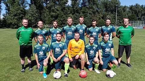 Hinten v.l.:
Tobias Limberger (Co-Trainer), Raffael Iengo, Leo Mayer, Bastian von Bornstaedt, Philipp Kern, Rafail Sappidis, Jannik Sappidis, Sebastian Früh (Trainer)

​
Vorne v.l.:
Florian Rösch, Claudio Iengo, Daniel Gaedtke, Fabio di Napoli, Tim Kiefer
