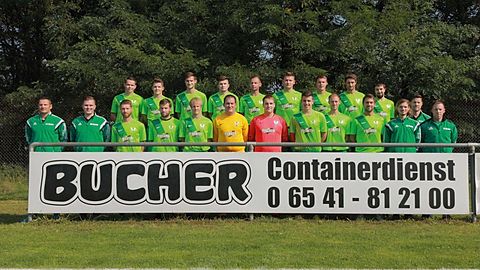 Hintere Reihe: Dennis Friedrich, Benedikt Thieltges, Leon Mergen, Benedikt Gangolf, Paul Benjamin, Marek Köhler, David Reichert, Yannik Leister, Patrick Heine
Vordere Reihe: Jens Schumacher, Christoph Thieltges, Markus Losbrand, Michael Stoffel, Michael Fey, Jahn Weberskirch, Johanes Hönisch, Mike Schinhofen, André Eltges, Philipp Klein, Jannik Scheit, Andreas Lorig, Daniel Kuder
Es fehlen: Matthias Lehnertz, Arthur Benjamin, Jordi Benchalal, Olaf Meier, Rene Göbel, Sven Kirstein