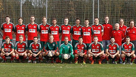 stehend v.l.n.r.: Andreas Kühnel, Lukas Schranner, Matthias Harrieder, Mergim Berisha, Michael Sommerer, Thomas Kolmeder, Sebastian Bolling, Thomas Welzhofer, Alexander Pfeil, Kapitän Christopher Heider, Physiotherapeut Andreas Holzmann, Trainer Karsten Wettberg, Torwart-Trainer Thomas Rochel, Co-Trainer Roman Ring, 1. Vorstand Dieter Finke
vorne v.l.n.r.: 1. Spielleiter Michael "Major" Reitmeier, Lukas Bergermeier, Matthias Frank, Johannes Limmer, Christian König, Manuel Wühr, Roland Junker, Dennis Bauer, Baris Seyis, Alexander Reimer

Sponsor: WOLF Mainburg