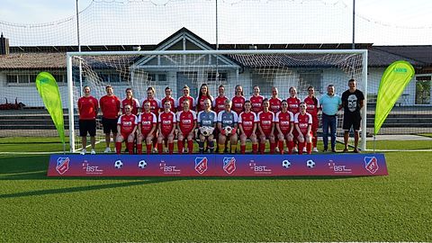 Hintere Reihe von links:Trainerin Carmen Luibrand, Trainerin Constanze Luibrand, Franziska Roß, Lilly Gerber, Anna Milena Caputo, Angelina Richter, Anne Meier, Susanne Kampf, Lara Rinklin, Patricia Rueb, Mia Lubig, Leonie Tepe, Dorinja Weizel, Sponsor Boris Marquedant, sportlicher Leiter Thorsten Krausse 

Vordere Reihe von links: Alina Maurer, Jana Schneider, Kira Albrecht, Daniela Danzeisen, Lara Schrodi, Emma Mlyneck, Annika Artischewski, Pauline Dubut,Lilli Genccan, Dana Hüglin

Es fehlen: Antonia Jenne, Selina Köbelin, Annabelle Köhl, Lena Mellert, Jessica Schmidt, Delia Stephan, Vianne Stephan, Alina Tritschler, Mandy Weldt, Sandra Zimmerman