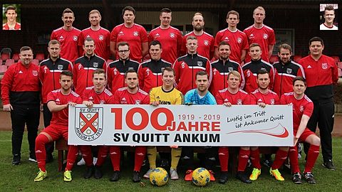 Oben v.l.: Johann Pauls, Niklas Schnurpfeil, Stefan Geers, Ron Ansmann, Florian Lohbeck, Niklas Schulte zu Holsten, Daniel Büscher
Mitte v.l.: Trainer Hendrik Winklhofer, Christian Wissing, Roman Polifka, Marc Schröder, Patrick Hesse, Marvin Wilken, Klaus Timpe, Markus Ewenhard, Matthias Heisen, Co-Trainer Michael Geers
Vorne v.l.: Lukas Priebe, Philipp Fritsch, Martin Bange, Florian Fleddermann, Tim Imdieke, Lars Wessendorf, Thomas Nowak, Mario Heidschötter
oben eingeblendet v.l.: Eike Wesselkamp, Maik Schlarmann
Foto: Thomas Oeverhaus