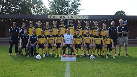 Hintere Reihe von Links: Trainer Thomas Uwelius, Co-Trainer Thomas Gründer, Florian Wahoff, Martin Raming-Freesen, Markus Raming-Freesen, Christoph Kleemann, Christian Santen, Hannes Terhorst, Gerd Raming-Freesen, Niklas Moritz, Mathias Ahlers, Andre Ameln, Torwart Trainer Jörg Kampen, Betreuer Jens Heyers.
Vordere Reihe von Links: Bernd Moritz, Betreuer Friedhelm Kanne, Tobi Ameln, Andre Schubert, Michael Otten, Florian Friedrich, Mike Schulte, Christian Willenborg, Bernd Heyers, Christian Ameln.

Es fehlten: Gerrit Schulte, Michael Borchert.