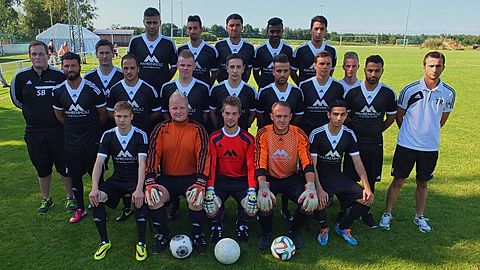 Oben von links nach rechts:
Shamoon Mansoor, Dzengis Juseinov, Delmar da Rocha Nunes(Co-Trainer), Tobias Grunert, Damian Curras Varela.

Mitte von links nach rechts:
Stefan Brockhoff(Betreuer), Eyüp Aktas, Michael Cordts, Sebastian Fernandes Lomba, Manuel Klee, Michel Oliveira Peres, Eloi Santos Gomes, Christian Ruks, Christian Storm, Maher Mansoor, Daniel Gonzalez(Trainer)

Unten von rechts nach links:
Jannik Offermann, Patrick Lemke, Tom Lennart Uhtes, Torben Frerks, Ivan Mansoor.

Es fehlen:
Pedro vaz Rodrigues, Julian Lohr, Jan Christoph Frey, Jens Bochmann, Elvis Berisa, Francisco Curras Parracho und Karsten Weihe.