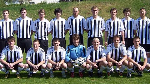 stehend von links: Tobias Schraml, Dominic Dollhopf, Michael Kaussler, Andreas Dötsch, Michael Rix, Oliver Weiss, Thorsten Kreutzer, Frank Pecher, Fabian Überlhack, Dominik Scharf, Thomas Fischer
untere Reihe v.l.: Ralf Dollhopf, Jonas Höcht, Stefan Pühl, Johannes Fuchs, Sebastian Burucker, Gerd Kroher, Andreas Baumann, Arthur Weiss