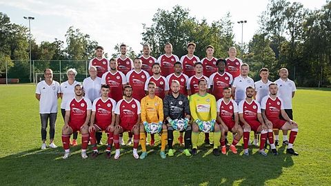 Obere Reihe: Sakarya Rojhat, Ibrahimi Rilind, Apostolovic Mladen, Kosic Branko, Almonte Sanchez Javier, Dejan Stojkovic, Baratovic Marko

Mittlere Reihe: Tsiftsis Vasilios (Sportchef), Chouchourelos Eleni (Präsidentin), Strub Marcel (Hauptsponsor), Cakovic Semir, Petrovic Vladan, Kaya Emirhan, Kurjacki Jason, Nardolillo Mattia, Opoku Patrick, Sefedini Premtim, Petronijevic Aleksandar (Teammanager), Baratovic Radoljub (Trainer)

Untere Reihe: Arifi Vion, Vulicevic Nikola, Faragalla John, Göktas Louan, Skara Giuliano, Miletic Slavisa, Senic Nikola, Bendjeddou Amire, Basha Fatlind