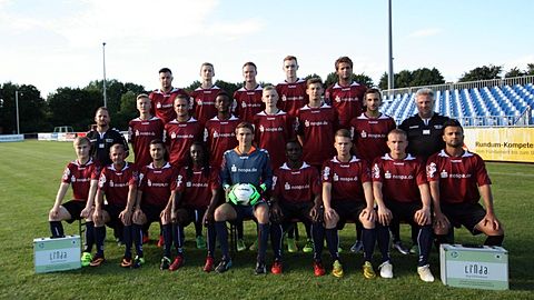 Obere Reihe von links:
Dominique Natusch, Maximilian Stephan, Simon Andersen, Sven Kunkel, Mahdi Al-Magdi

Mittlere Reihe von links:
Co-Trainer Benjamin Rosenberg, Lukas Wrobel, Mark Rosenberg-Nielsen, Richard Yiadom, Oliver Wagner, Leon Padberg, Vlad-Gabriel Sica, Trainer Henning Natusch

Untere Reihe von links:
Malte Hoffmann, Uwe Bleitzhofer, Milad Khojasteh, Lamin Ceesay, Maik Klink, Karamo Conteh, Lewe Thiesen, Michael Abramov, Daraz Celik

Es fehlen:
Bekim Adzijaj, Jannik Berndt, Zanin Mustapha, Janos Pitra, Yasin Hassanoglou, Jan Ünri, Teammanager Dennis Hagen, Betreuer Matthias Uhr