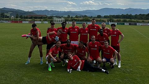 Samstag, 27.07.24

Erste Mannschaft

Matze, Leon, Lukas, Abu, Sven, Chris P., Marcel G., Albert, Berk
Ramon, Arved, Darian, Thilo, Christian, Marcel M.
Maxi