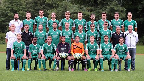 Hintere Reihe von links: 2. Vorstand Marc Zehrlaut, Matej Frljic, Marc Ludwig, M. Güttinger, Philipp Ludwig, Luca Locher, B. Altas, Said Tarhan, Michael Riedesser, Jochen Klotz
Mittlere Reihe von links: stv. Geschäftsführer Wolfgang Richard, Betreuer Leon Groß, Maximilian Petzel, Serhat Akkas, Stefan Huber, Tobias Baumann, Tolga Korkmaz, David Berg, Trainer Uwe Hansen, 1. Vorstand Konrad Schüle
Vordere Reihe von links: Simon Jerger, Lamin Samatech, Leonhard Glasl, Giuseppe Mastroianni, Philipp Netzer, Nico Schüle, Manuel Krattenmacher, Kapitän Björn Ludwig
Auf dem Bild fehlen: Torwart-Trainer Michael Kinzelmann, Malik Amadou, Nils Bühler sowie die Neuzugänge Robert Magos, Max Matteossus, Michael Schmähl und Simon Weber