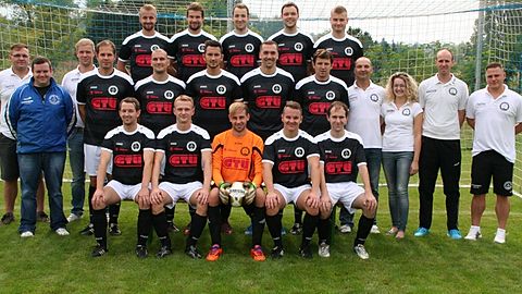 obere Reihe von links: Weise, Richter, Jupe, Funk, Bubner

mittlere Reihe von links: Kreisel, Betreuer Ernst, Lehnigk, Mochow, Palicki, Schulz, Neubert, Krüger, Trainer Irmler, Betreuerin Klose, Co-Trainer S. Leupold, Zimmer

untere Reihe von links: Leppin, Ranscht, Scholz, Opitz, M. Leupold

Es fehlen: Ackermann, Dabo, Keller, Konzack, Scheppan, Steppan, Witt, Borchardt, Kreutz, Papproth, Schimtz, Schön, Manig, Neuber, Pipka