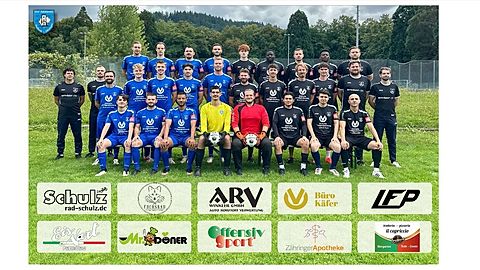 hintere Reihe v.l.n.r.: Daniel Buchholz, Philipp Hoensbroech, Mergim Gashi, Luka Esapovic, Henri Plitt, Loceni Conde, Filip Kocis, Rachidou Moundi Abdou, Denis Jarczak (sportlicher Leiter & Interimstrainer Kader 3) mittlere Reihe v.l.n.r.: Michel Posvistiak (Trainer Kader 2), Alexander Auchter (Sportlicher Leiter & Co-Trainer Kader 2), Leandro Filipe Fraga Sousa, Michel Paddock, Matthis Wolter, Jakob Kopp-Martin, Jens Martens, Maximilian Bäuerle, Tizian Mair, Robert Mrozek, Mathys Ange, Yannick Costentin (Co-Trainer Kader 3), Kai Schlischo (sportlicher Leiter & Interimstrainer Kader 3) vordere Reihe v.l.n.r.: Darius Adlung, Laurin Kempe, Leon Pfeiffer, Özgür Göksungur, Peter Fellmann, Roberto Ruggiano, Melih Nadir Okan, Albert Schneider