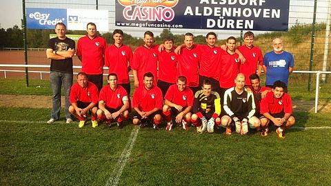 Stehend von rechts: Trainer Marius Kesik, Patrick Hemm, Florian Wark, Kadir Özdemir, Tekin Akdeniz, Irfan Ektir, Eyüp Özdemir, Muhammed Altay, Sebastian Olbrich, Betreuer Hans Colling.
Hockend von rechts: Zenon Sikora, Andi Kaußen, Bilal Acar, Michael Colling, Kim-Erich Ernst, Mark Helmert, Hakan Yaman, Ömer Kilicarslan.