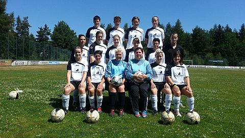 Oben: Schwab Barbara,Vogl Tanja,Koller Erika, Nebe Janina.
Mitte:Grünbauer Nicole,Häring Nina,Kneidl Katrin,Kneidl Barbara,Gasparin Judith,Trainer Stefan König.
Vorne:Bergler Stefanie,Scheubeck Katrin,Ketelaar Jolanda,Bergler Claudia,Scholz Anna,Busl Stephanie.
Es fehlen: Hanauer Katrin,Scheibl Sandra,Ertl Karina