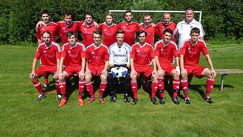 stehend v.l. Eder Sebastian,Wittmann Franz,Voggenreiter Daniel,Schwarzmeier Michael,Maier Patrick,Brunner David,Oswald Michael,1.Vorstand Eigner Bernhard
sitzend v.l. Maier Marco,Lehner Thomas,Kirchmeyer Josef,Perstorfer Tobias,Höfler Christoph,Zitzlsperger Stefan,Trainer Huber Stefan